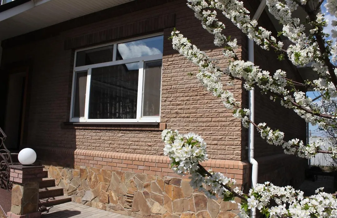 Hotel Barin House готель с бомбосховищем-1